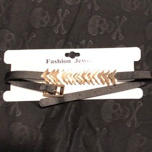Fashion leather choker with gold plated links